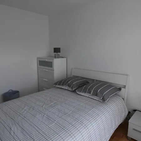Au Pied De La Basilique Apartment